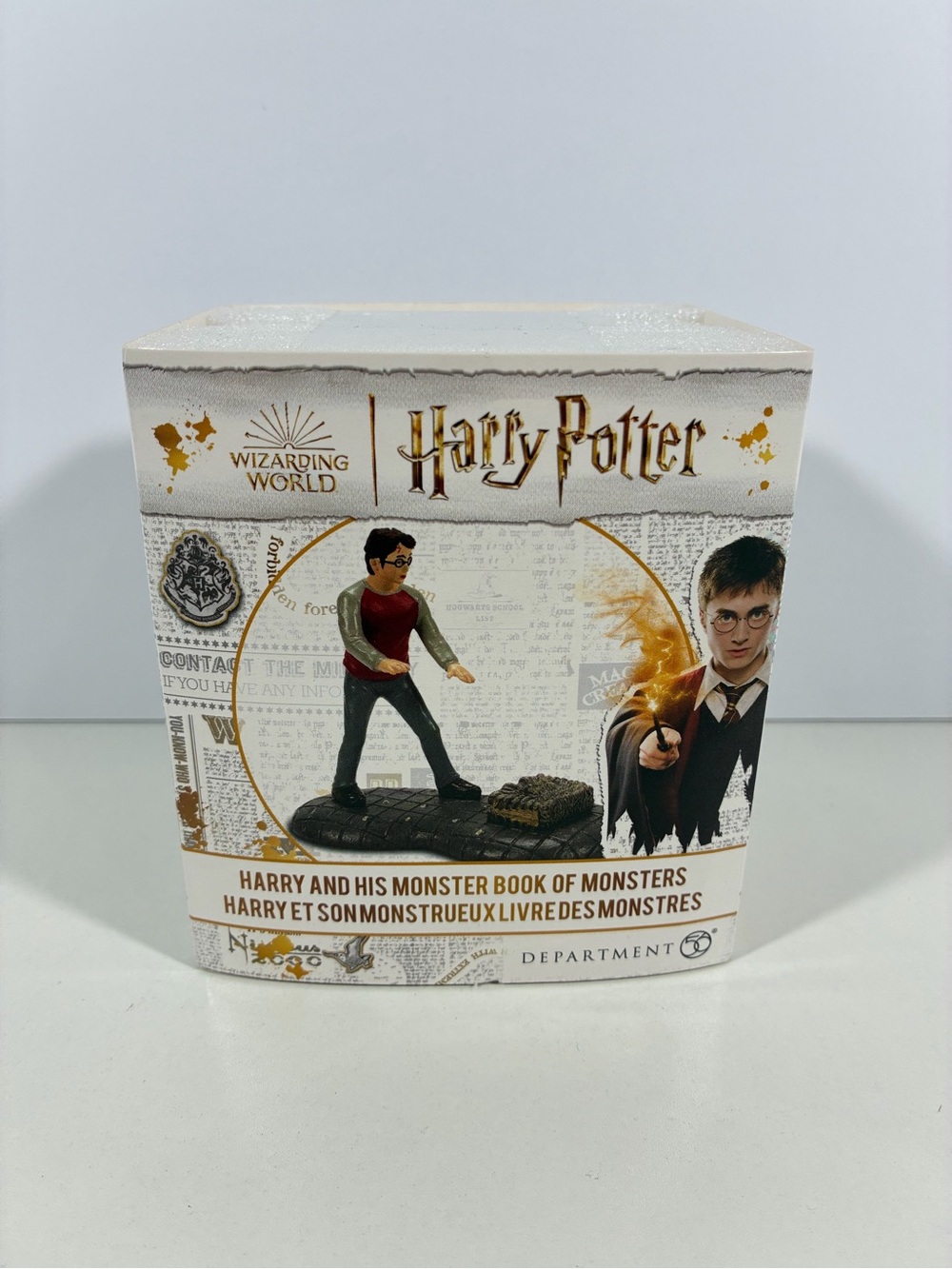 Dept 56 HARRY AND HIS MONSTER BOOK Potter Village 6010456 Blotts Department 56